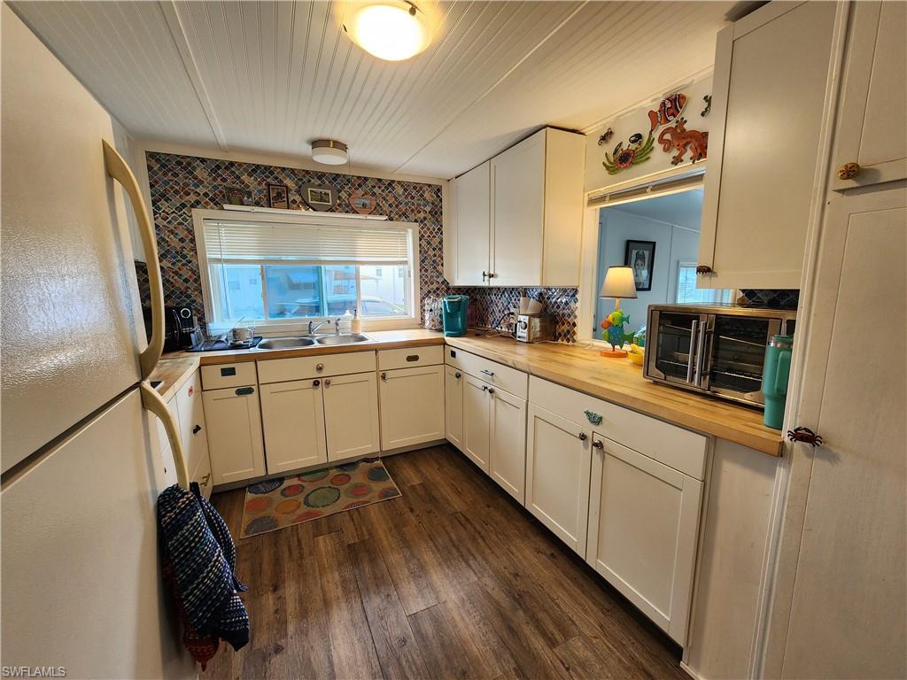 ENCHANTING ACRES MOBILE HOME - Residential