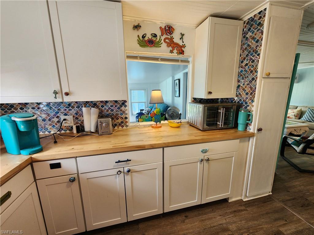 ENCHANTING ACRES MOBILE HOME - Residential