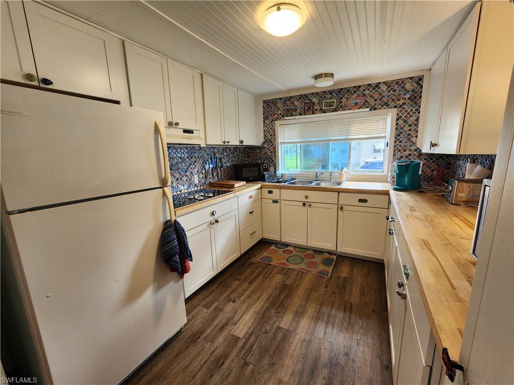 ENCHANTING ACRES MOBILE HOME - Residential