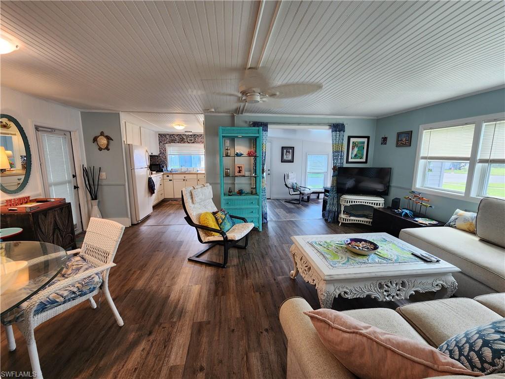 ENCHANTING ACRES MOBILE HOME - Residential