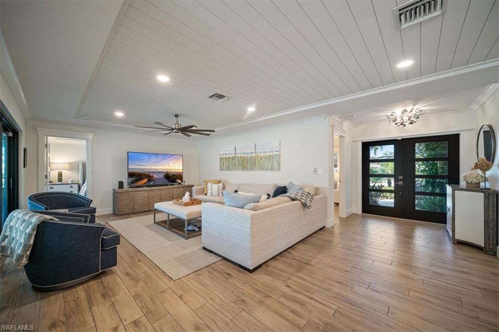 ROYAL HARBOR - Residential