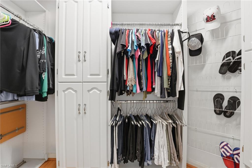 VILLAGE WALK - Residential