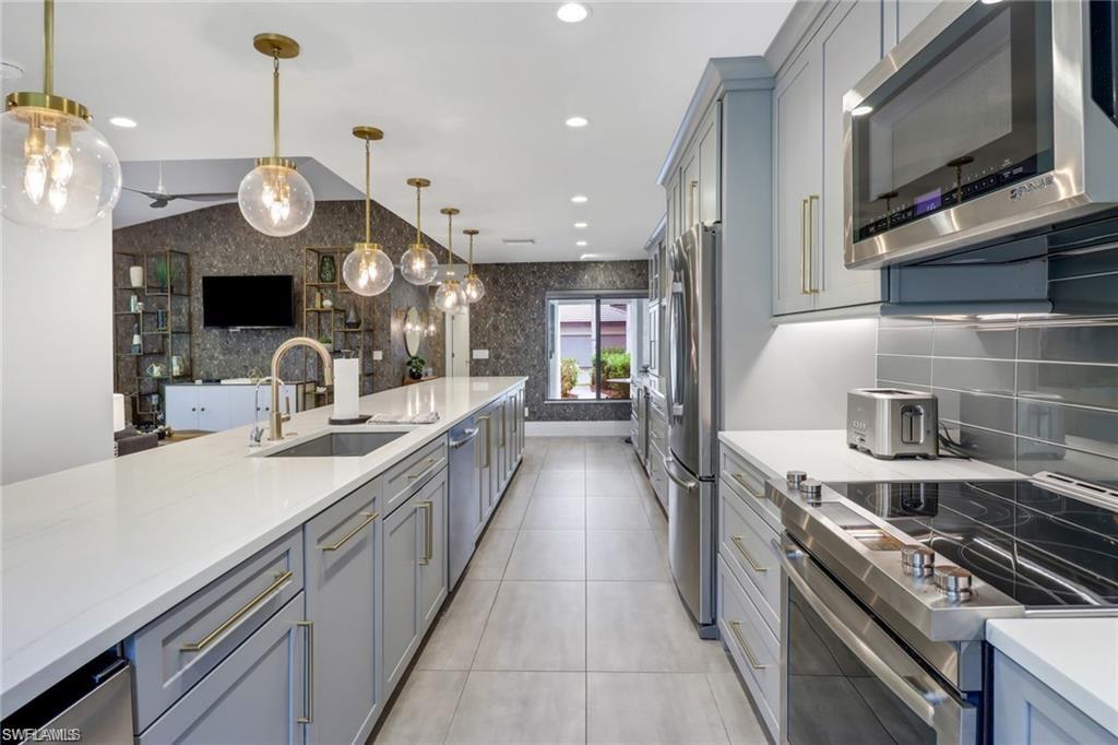 BURNING TREE - Residential Lease