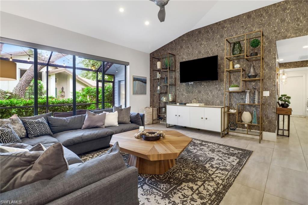 BURNING TREE - Residential Lease