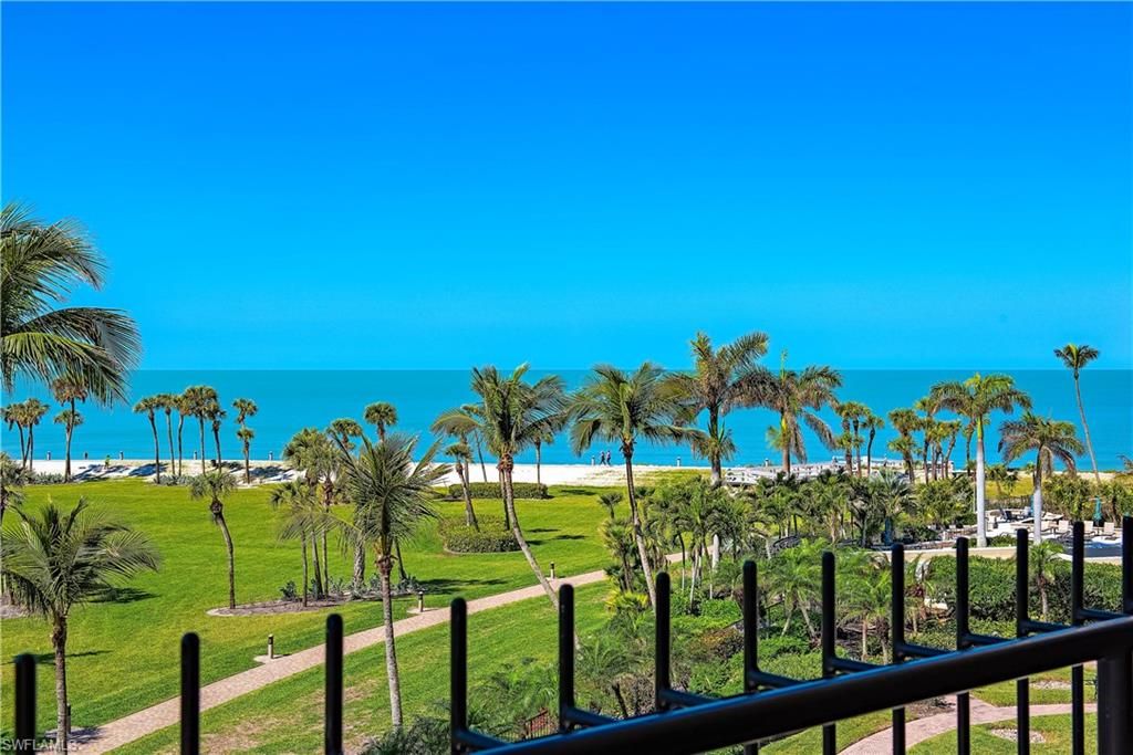 Photo of 4251 Gulf Shore BLVD N #5C, NAPLES, FL 34103 (MLS # 225024458)