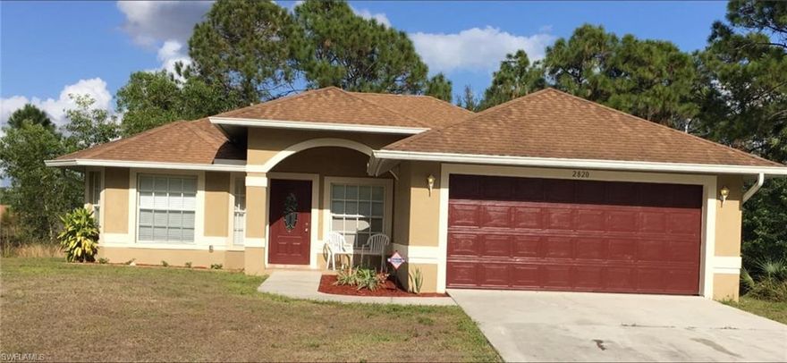 Beautiful 3 bedrooms, 2 baths home in a great location.