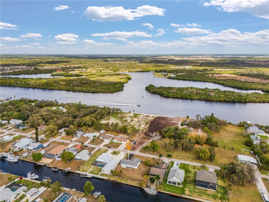 FORT MYERS SHORES - Residential