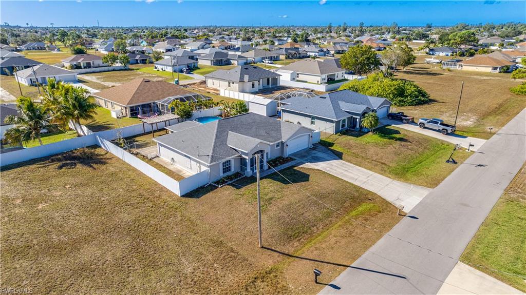 CAPE CORAL - Residential