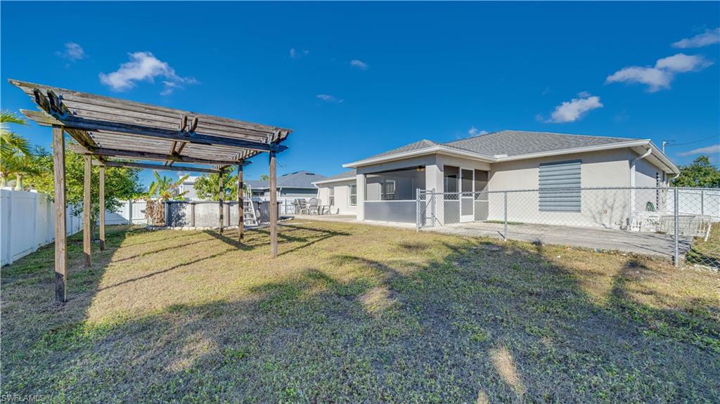 CAPE CORAL - Residential