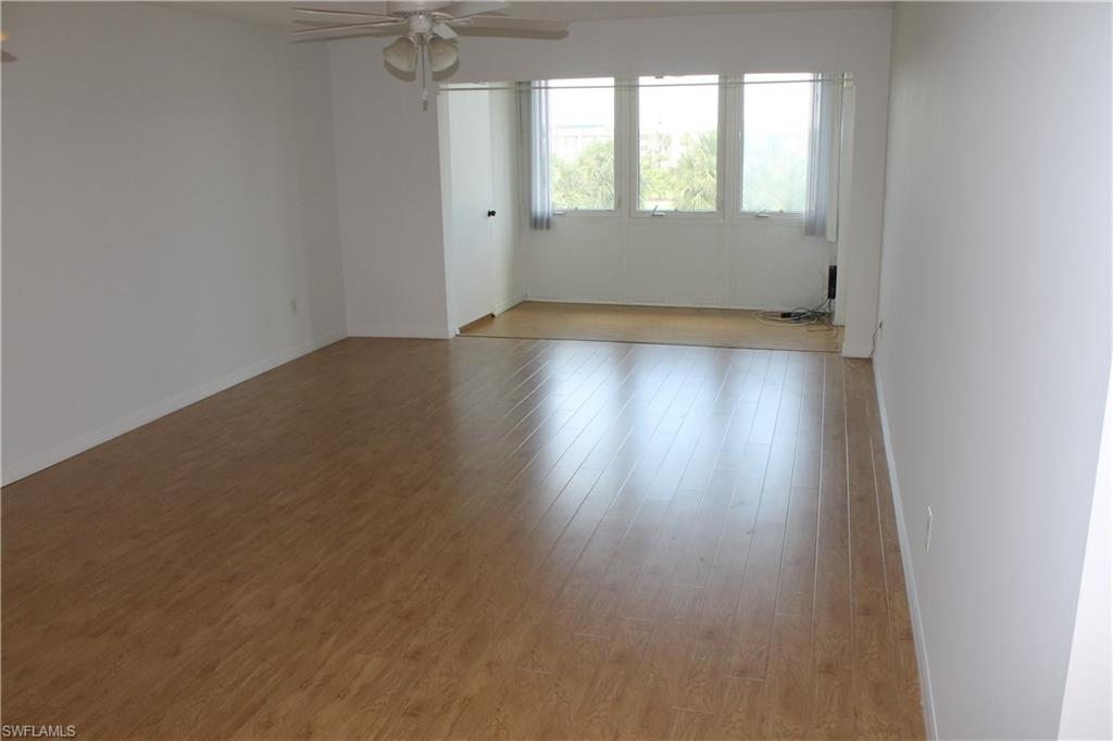 SEVEN LAKES - Residential