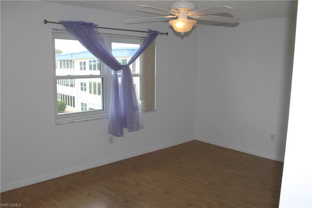 SEVEN LAKES - Residential