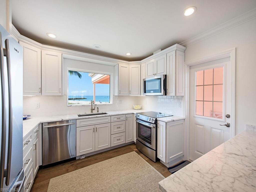 SHORES OF NAPLES - Residential