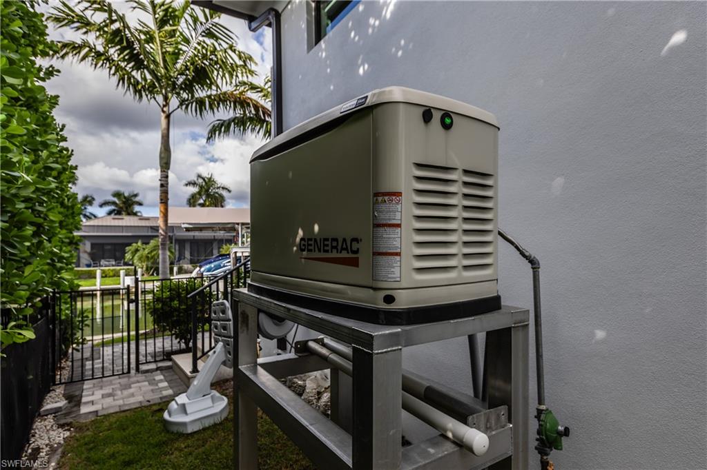 MARCO ISLAND - Residential