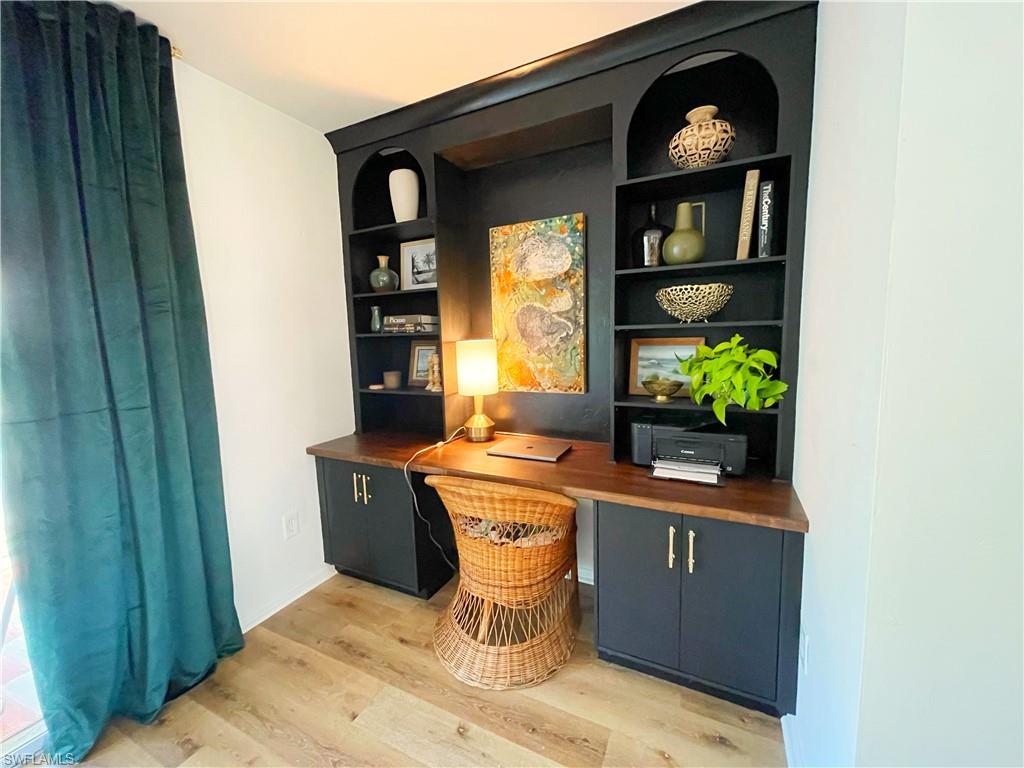 IMPERIAL SHORES - Residential