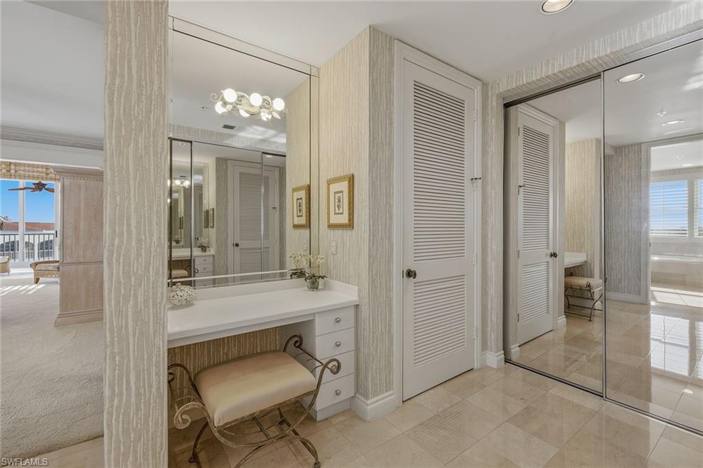 ROYAL MARCO POINT - Residential