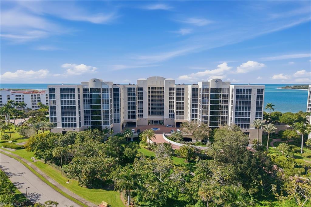 ROYAL MARCO POINT - Residential