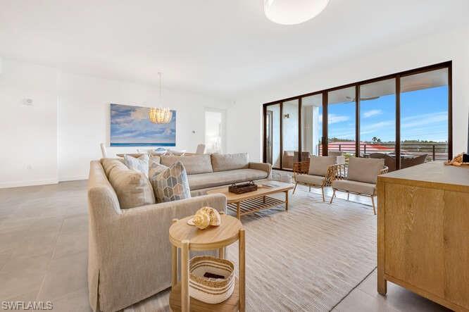 ELEVEN ELEVEN CENTRAL - Residential