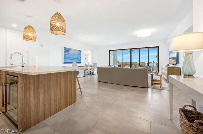 ELEVEN ELEVEN CENTRAL - Residential