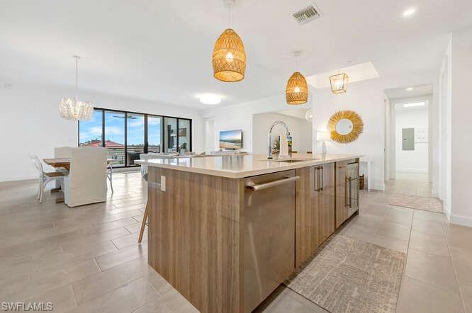 ELEVEN ELEVEN CENTRAL - Residential