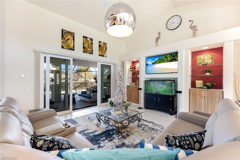 SPANISH WELLS - Residential