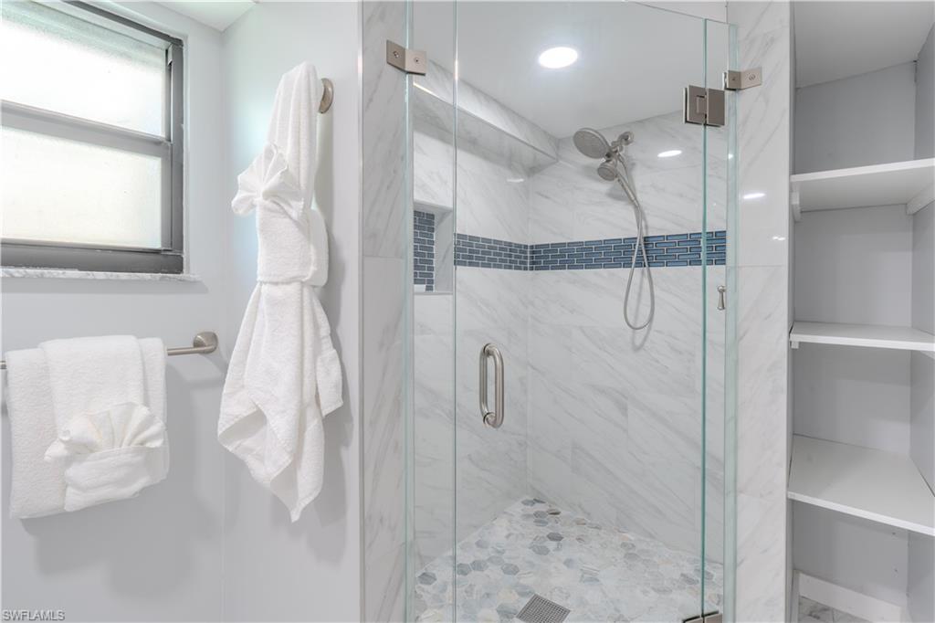 HYDE PARK - Residential