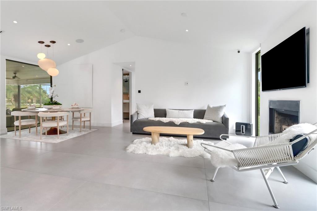 LIVINGSTON WOODS - Residential