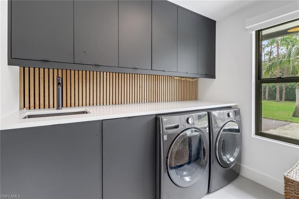 LIVINGSTON WOODS - Residential