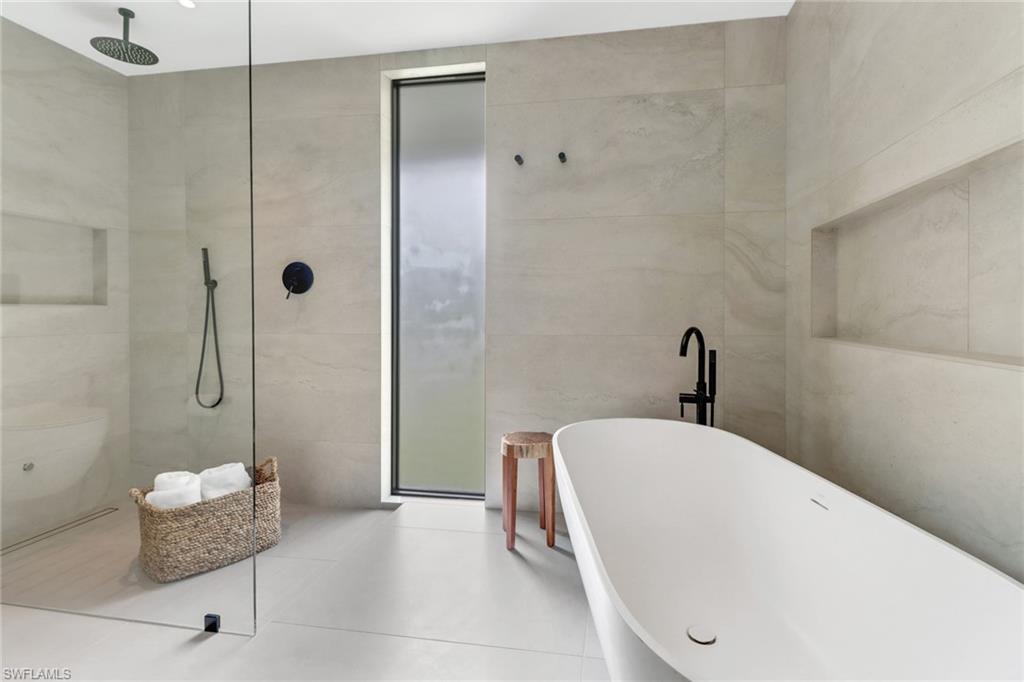 LIVINGSTON WOODS - Residential