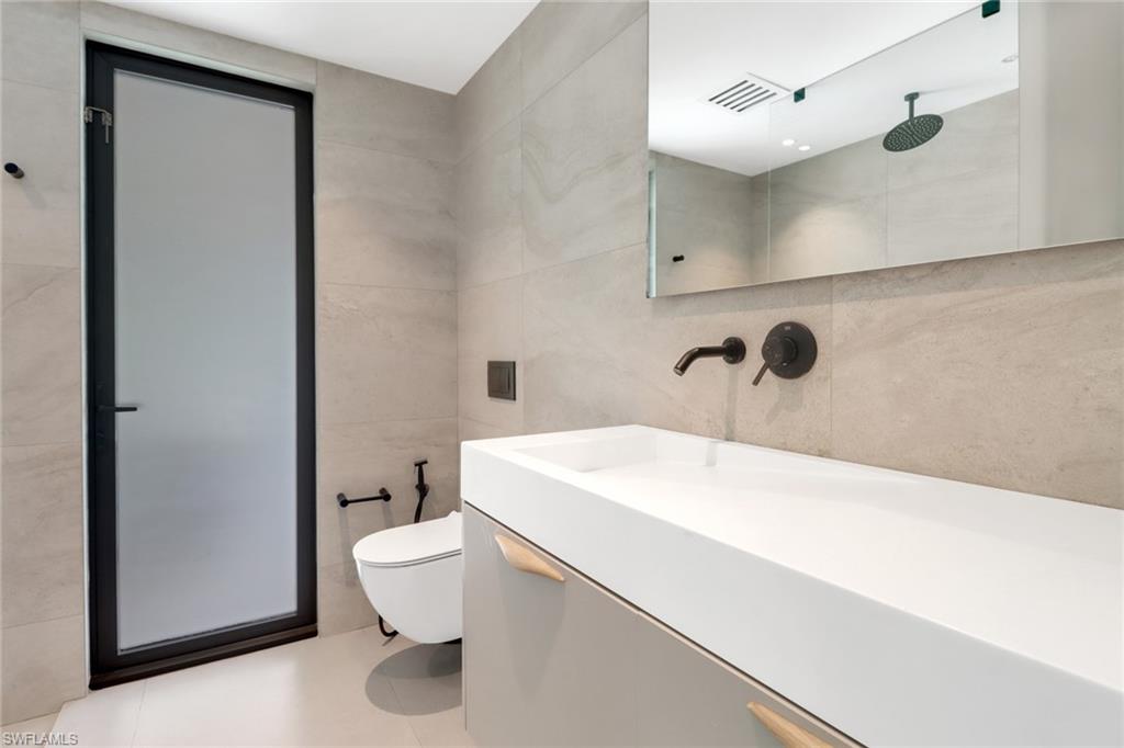 LIVINGSTON WOODS - Residential