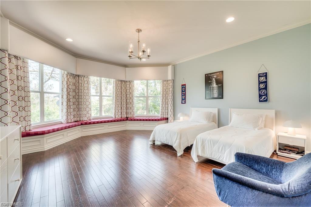 ST. CHARLES HARBOUR - Residential