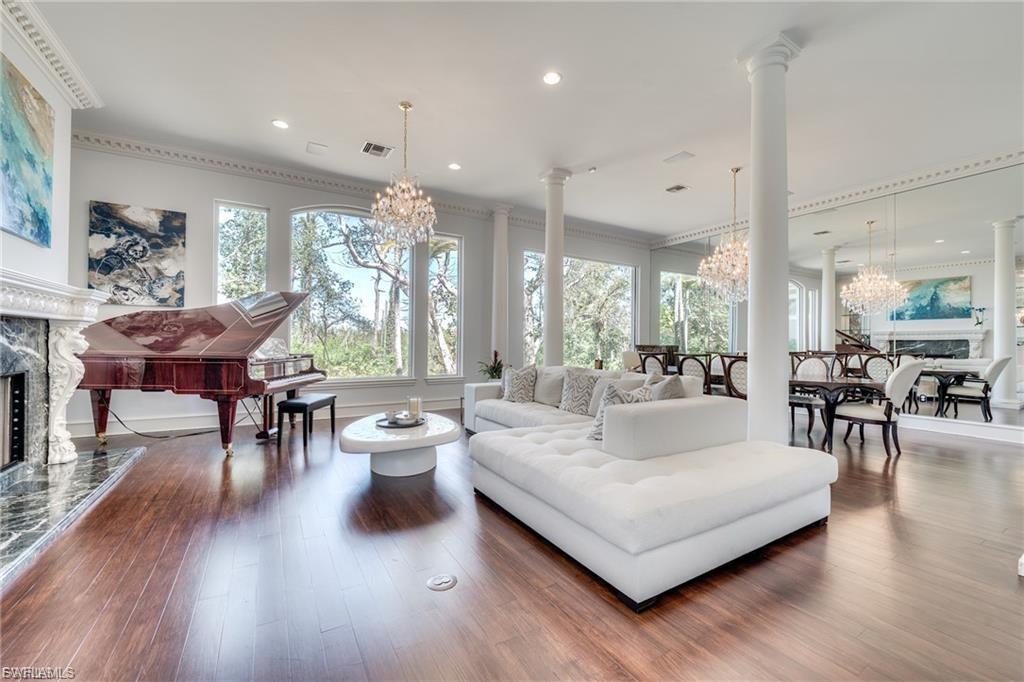 ST. CHARLES HARBOUR - Residential