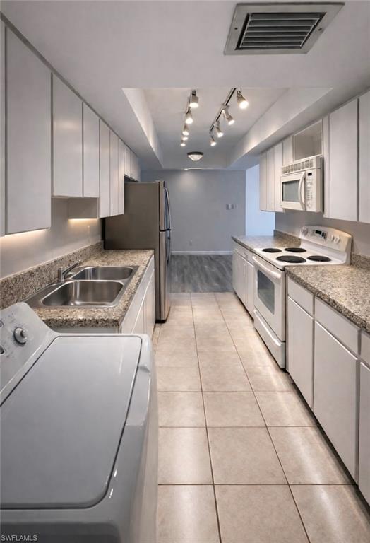 LAKEWOOD - Residential