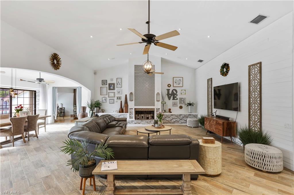 WHISKEY CREEK - Residential