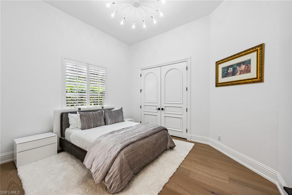 MOORINGS - Residential