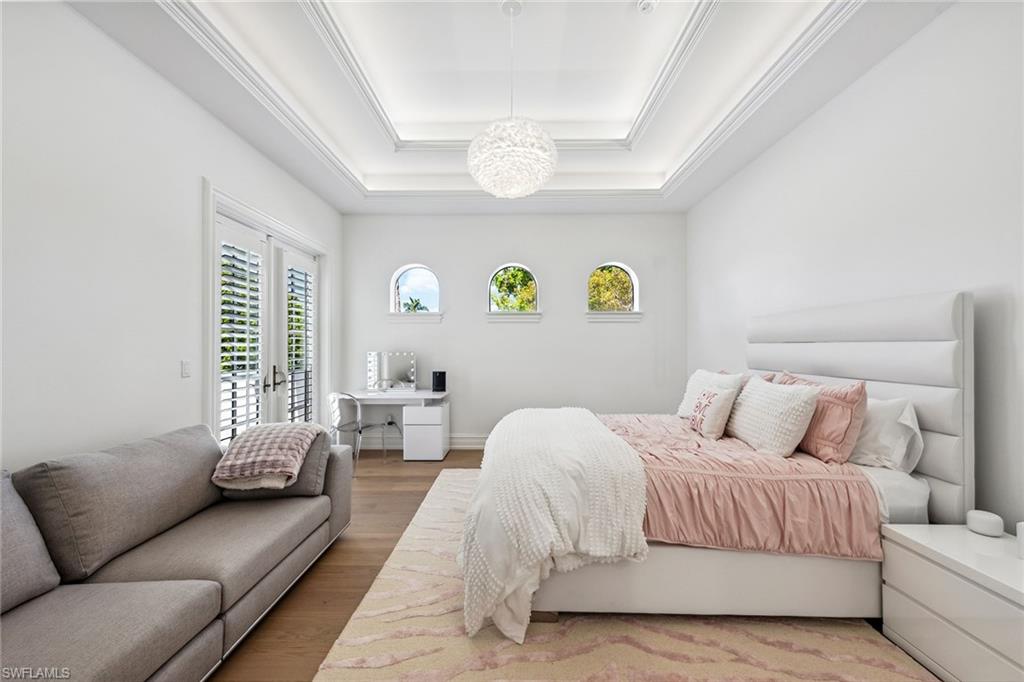 MOORINGS - Residential