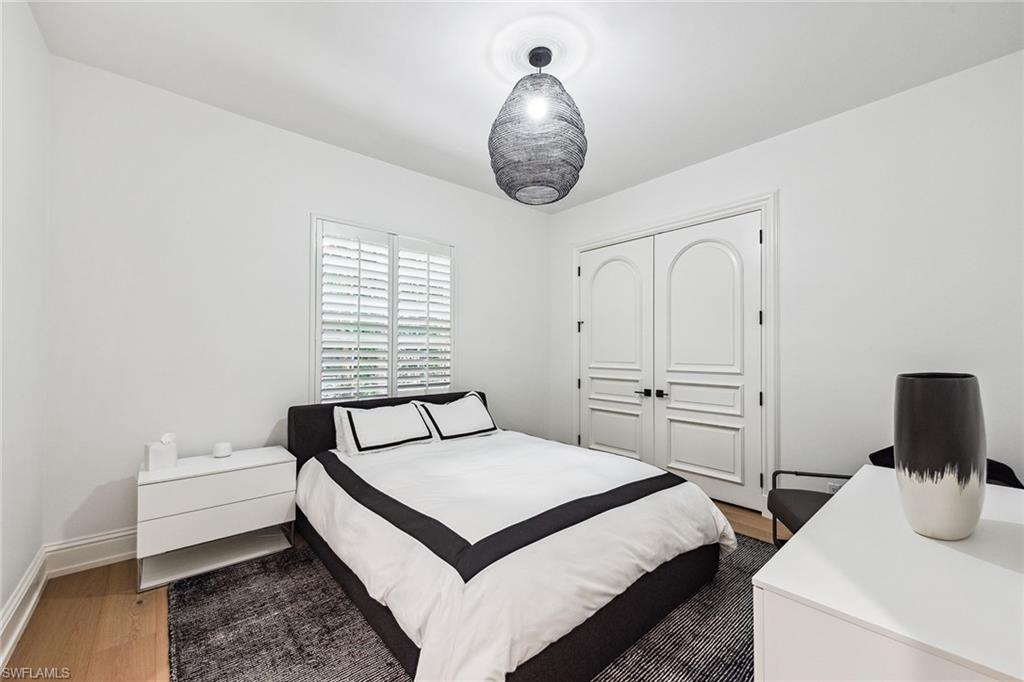 MOORINGS - Residential