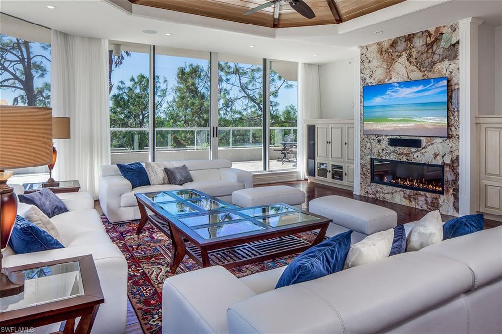 L'ERMITAGE AT GREY OAKS - Residential