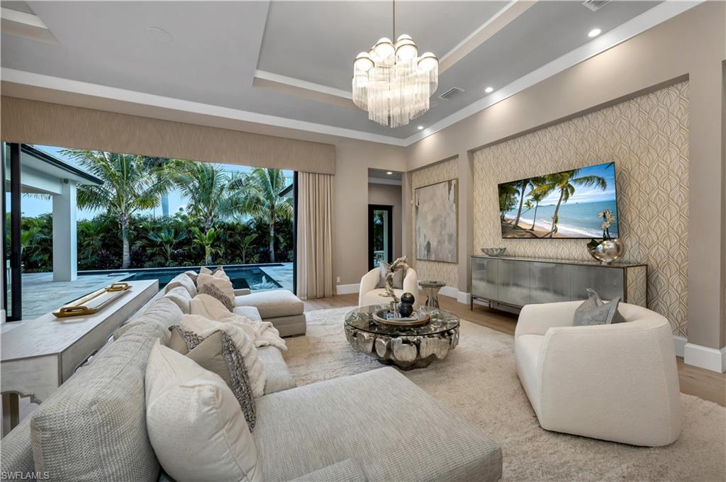 PARK SHORE - Residential