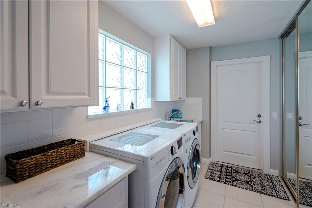 ISLAND WALK - Residential