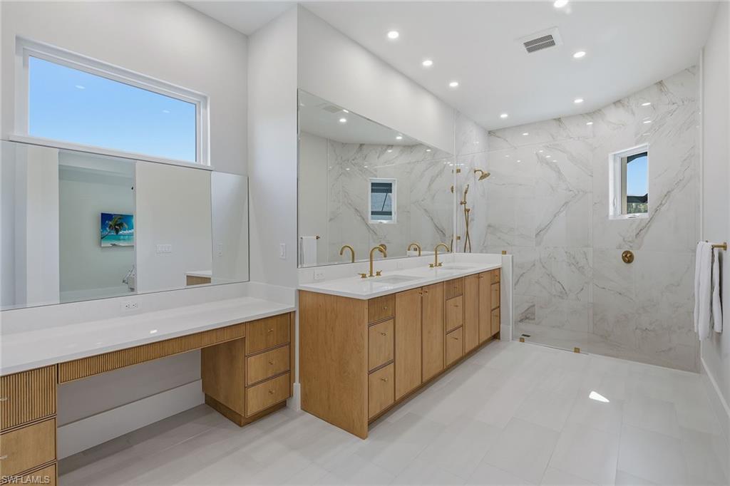 ESTATES - Residential