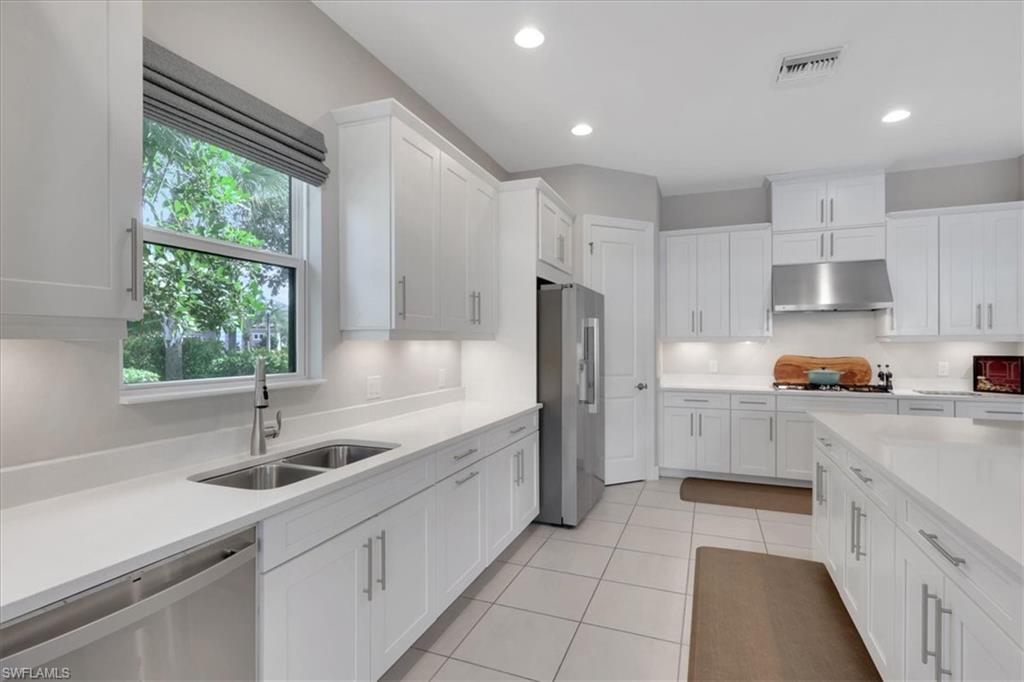 OYSTER HARBOR - Residential