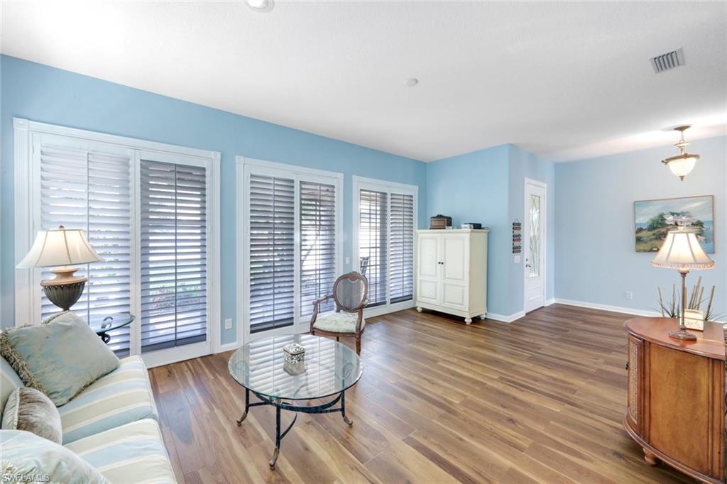 ISLAND WALK - Residential