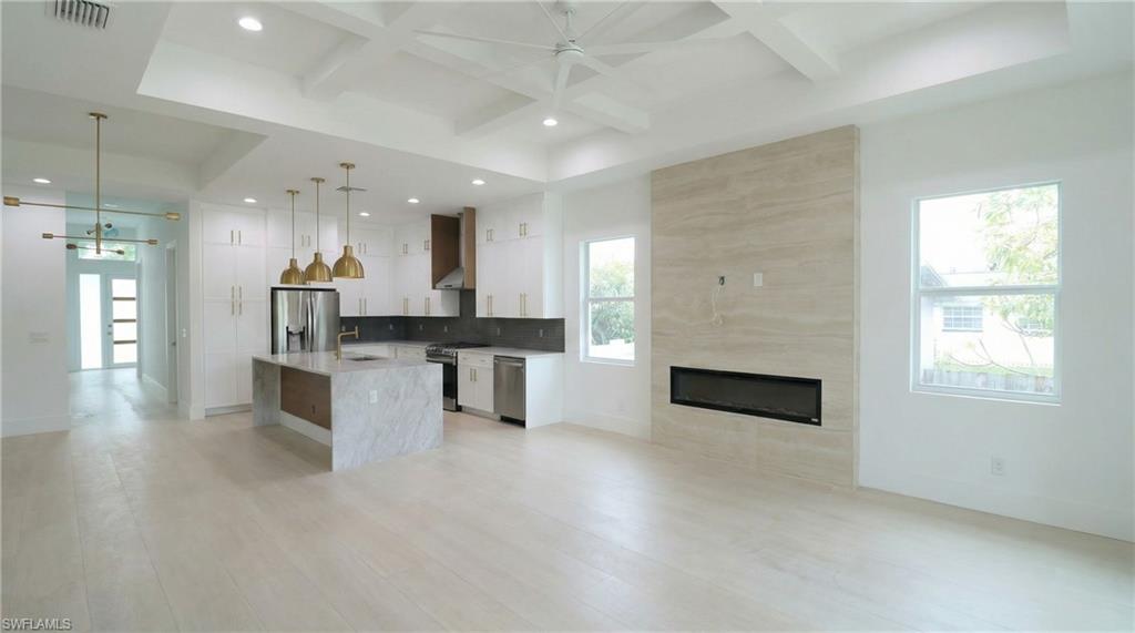 NAPLES PARK - Residential