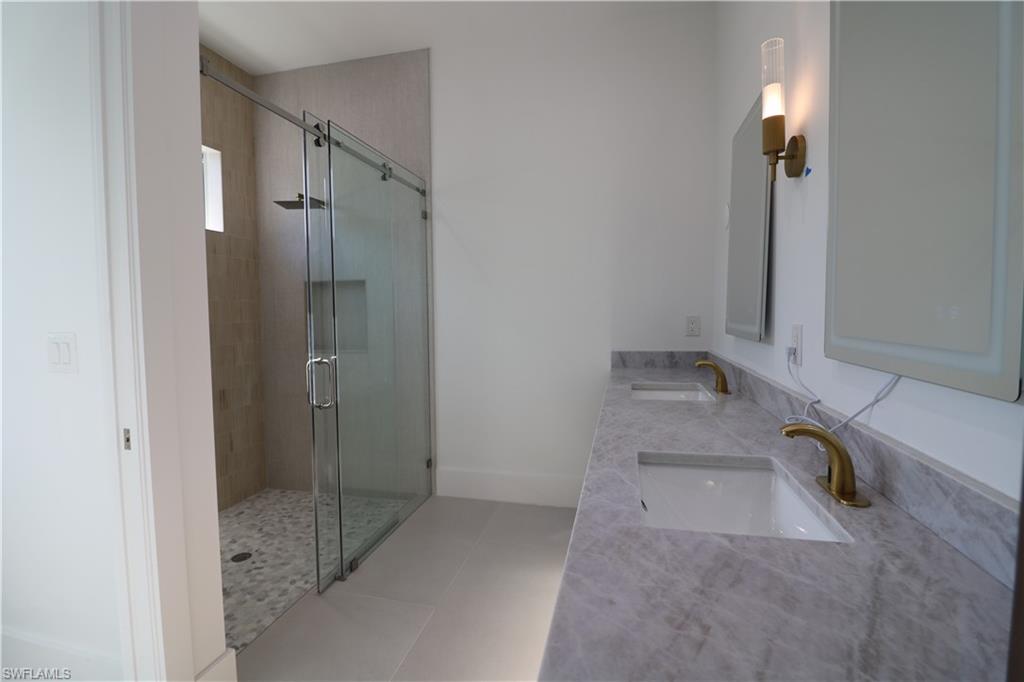 NAPLES PARK - Residential