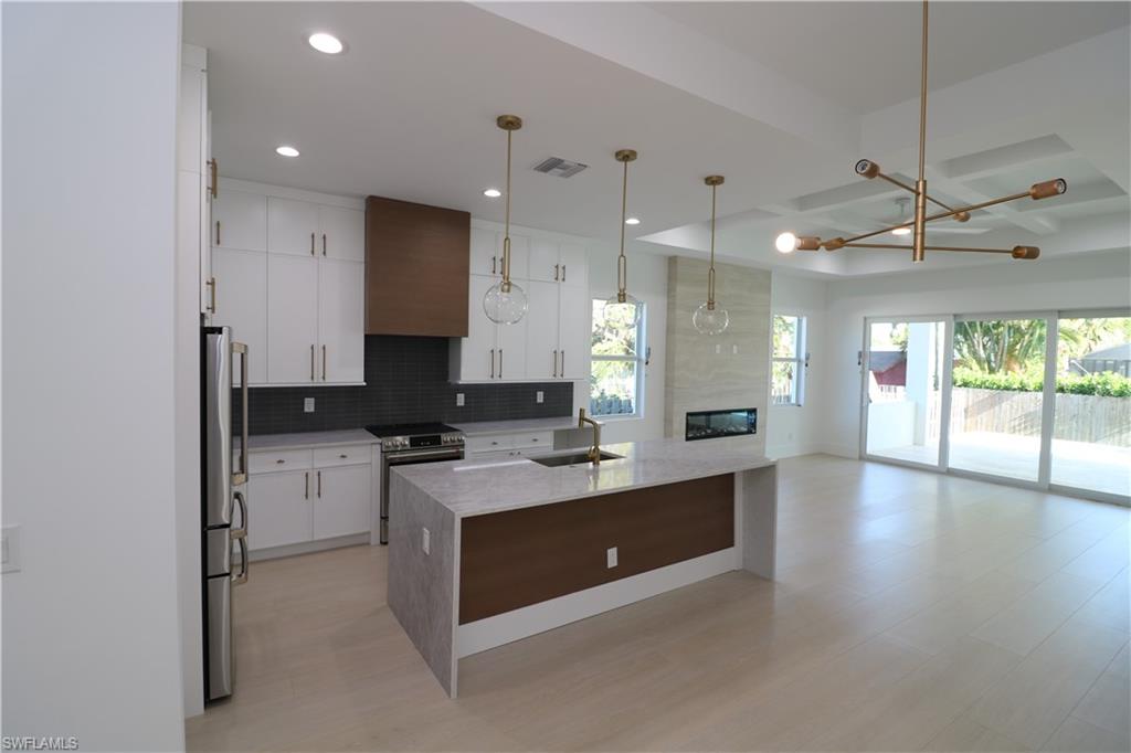 NAPLES PARK - Residential