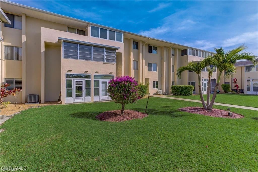 FAIRWAYS CONDO III - Residential