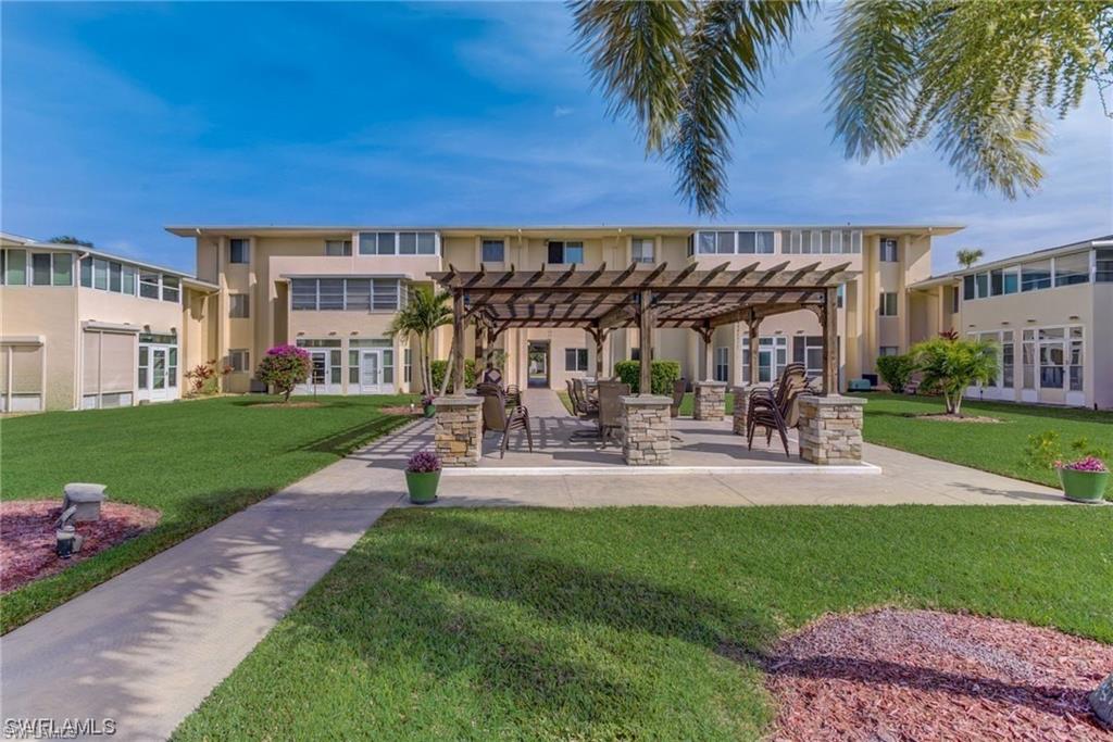 FAIRWAYS CONDO III - Residential
