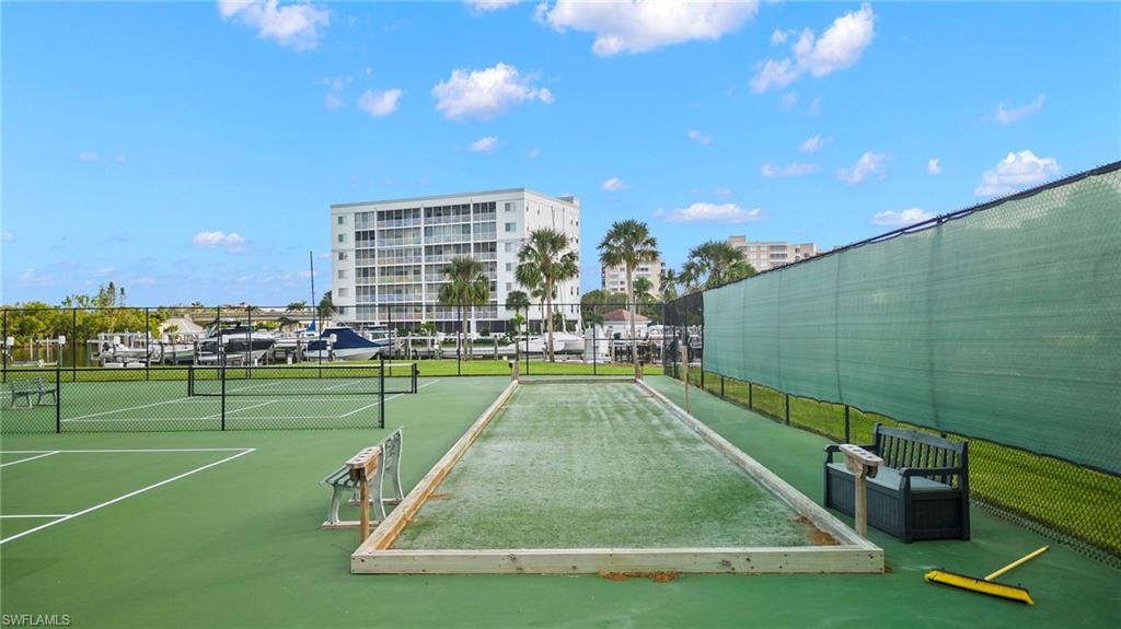 VANDERBILT SURF COLONY - Residential