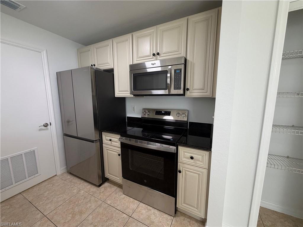 VANDERBILT PLACE - Residential Lease