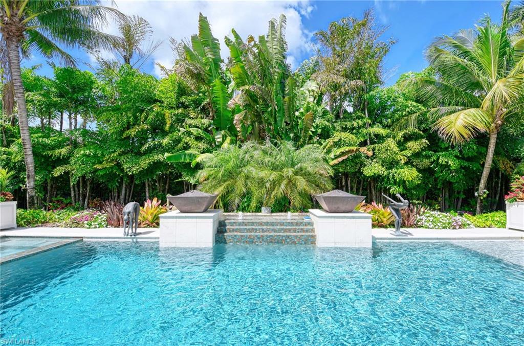 MOORINGS - Residential